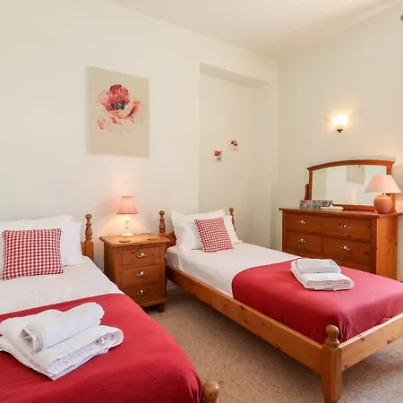 بيت للعطل Silver